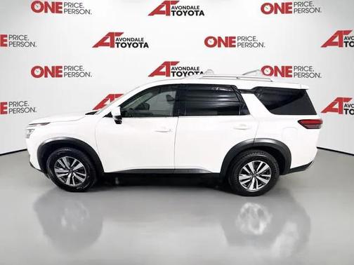 2023 Nissan Pathfinder SL 4WD