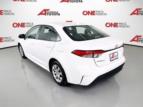 Ice Cap 2025 Toyota Corolla LE