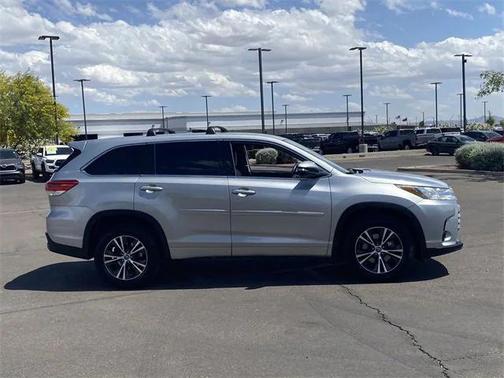 2018 Toyota Highlander LE