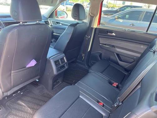 2022 Volkswagen Atlas 3.6L SE w/Technology