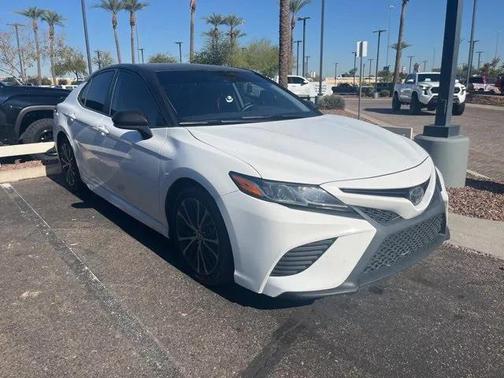 2020 Toyota Camry SE