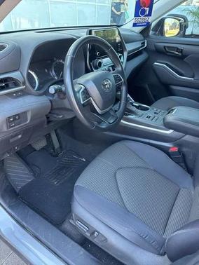 2023 Toyota Highlander LE