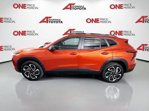 Cayenne Orange Metallic 2024 Chevrolet Trax FWD 2RS