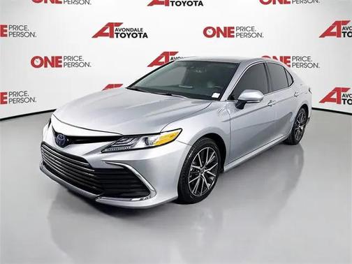 2023 Toyota Camry Hybrid XLE