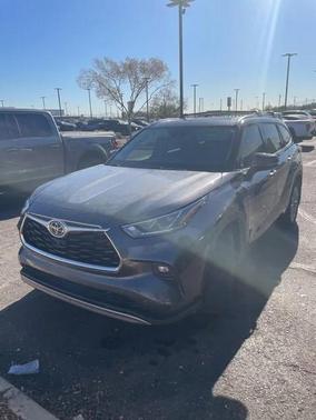 2022 Toyota Highlander Platinum