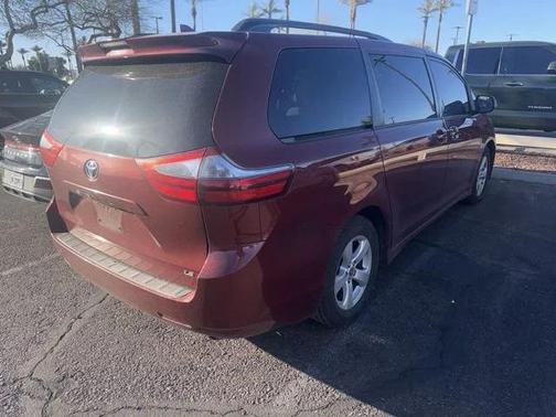 2020 Toyota Sienna LE