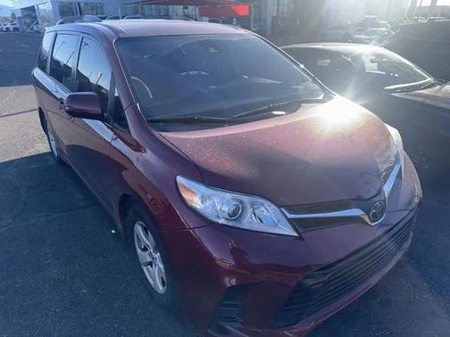 2020 Toyota Sienna LE