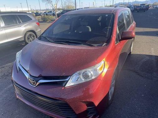 2020 Toyota Sienna LE