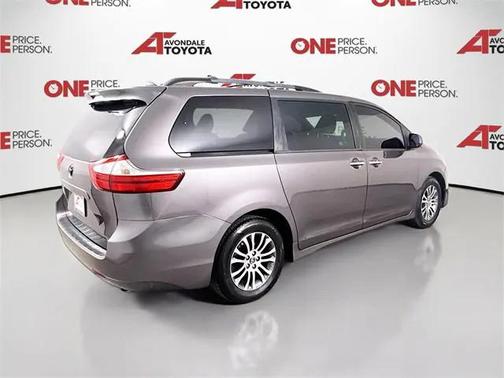 2019 Toyota Sienna XLE