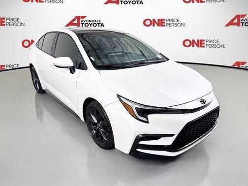 Wind Chill Pearl/Midnight Black Metallic 2023 Toyota Corolla XSE