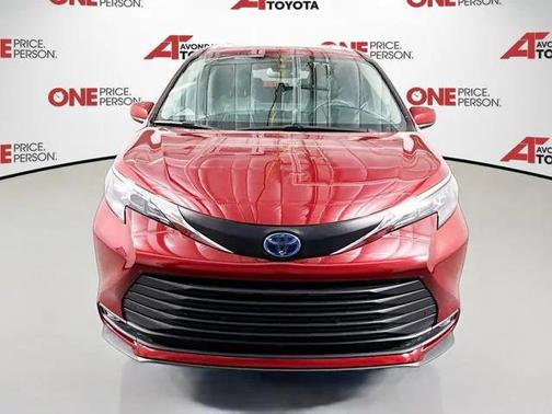 2025 Toyota Sienna XLE