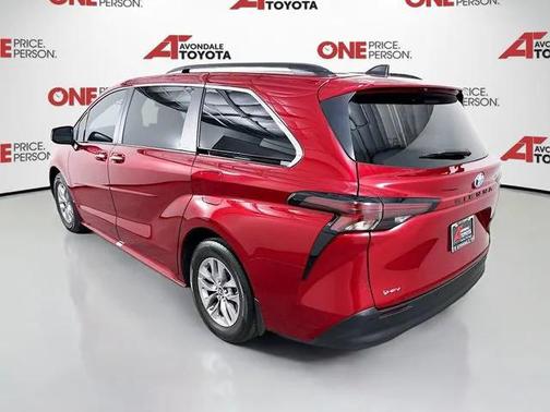 2025 Toyota Sienna XLE