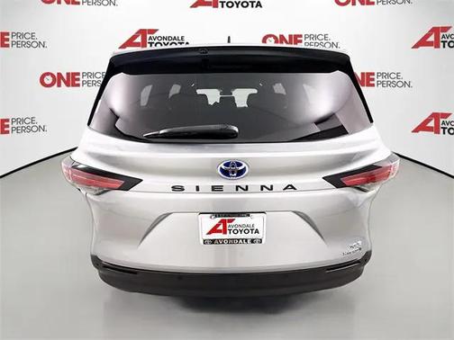 2022 Toyota Sienna XLE 8 Passenger