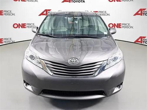 2017 Toyota Sienna LE