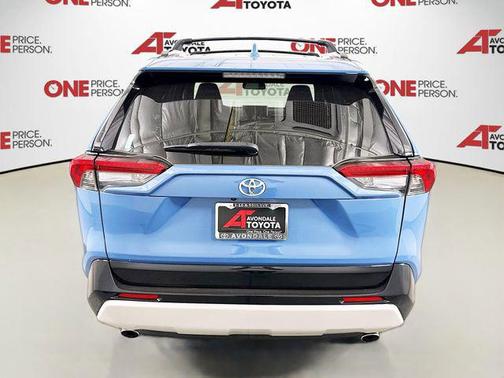 2025 Toyota RAV4 Hybrid SE
