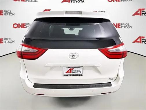 2020 Toyota Sienna XLE Premium