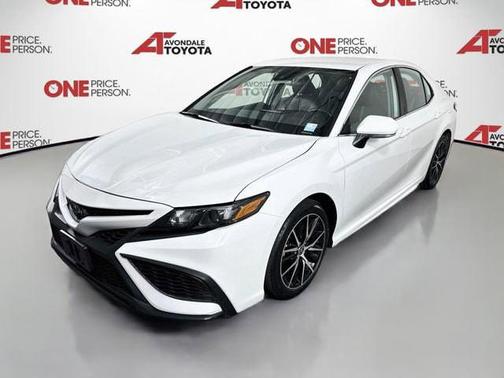 Ice Cap 2023 Toyota Camry SE