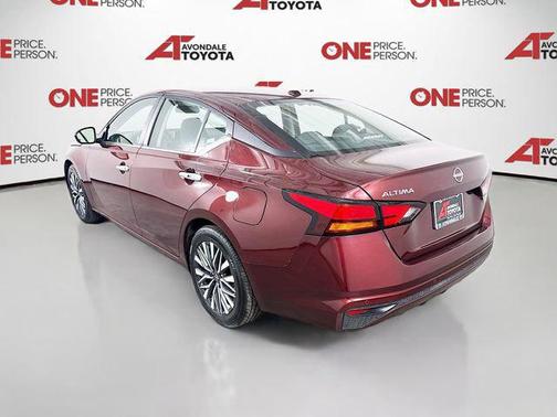 Garnet Pearl Metallic 2025 Nissan Altima SV FWD