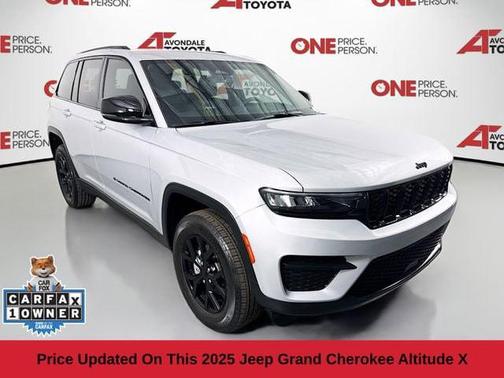 Silver Zynith 2025 Jeep Grand Cherokee Altitude