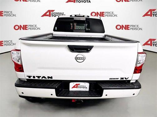 2023 Nissan Titan SV