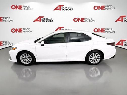 Ice 2023 Toyota Camry LE