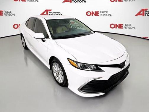 Ice 2023 Toyota Camry LE