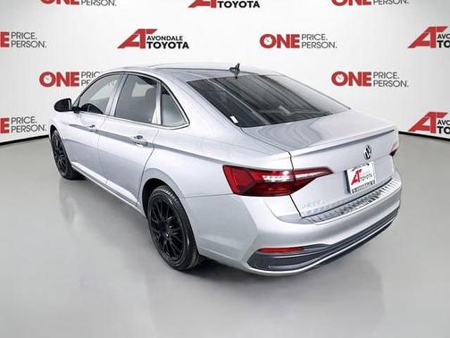 Pyrite Silver 2024 Volkswagen Jetta 1.5T SE