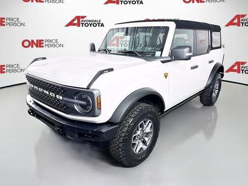 Oxford White 2024 Ford Bronco Badlands