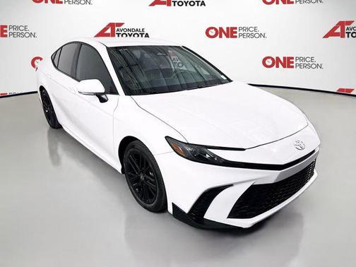 Ice Cap 2025 Toyota Camry SE