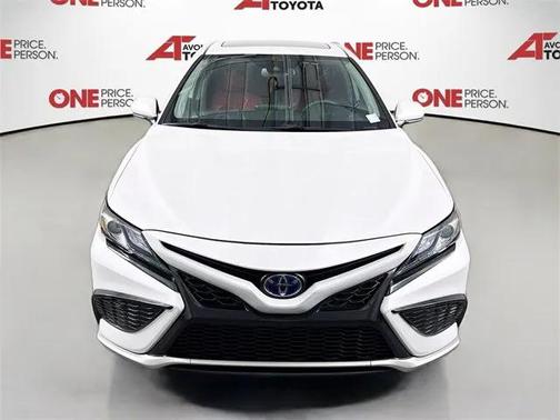 2024 Toyota Camry Hybrid SE