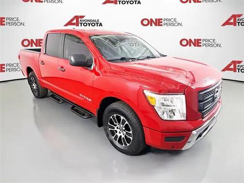 2023 Nissan Titan SV