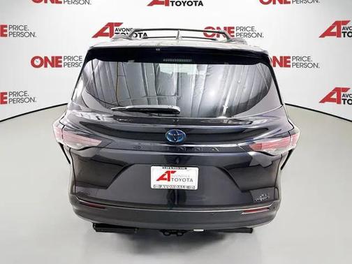 2024 Toyota Sienna Woodland Edition