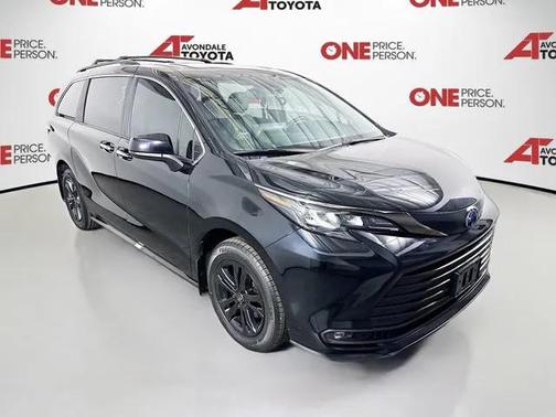 2024 Toyota Sienna Woodland Edition