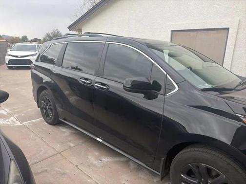 2024 Toyota Sienna Woodland Edition