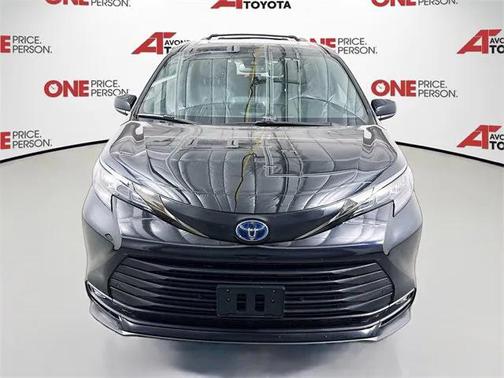 2024 Toyota Sienna Woodland Edition
