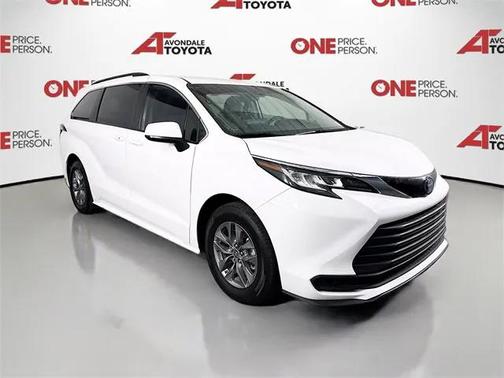 2023 Toyota Sienna LE