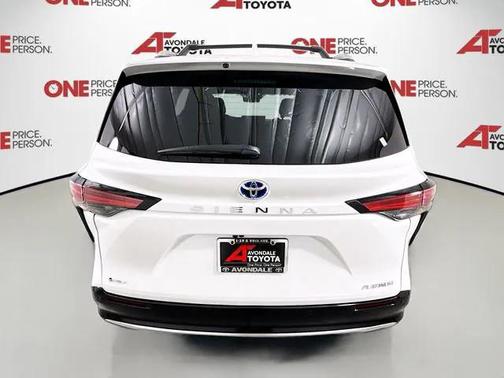 2025 Toyota Sienna Platinum