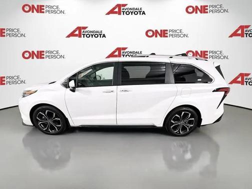2025 Toyota Sienna Platinum