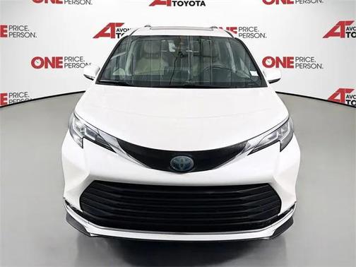2021 Toyota Sienna XLE 8 Passenger