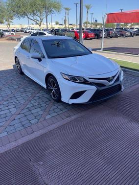 2020 Toyota Camry SE