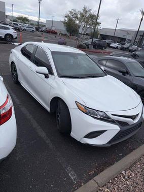 2020 Toyota Camry SE