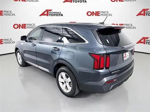 2023 Kia Sorento LX