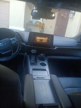 2021 Toyota Sienna XSE 7 Passenger