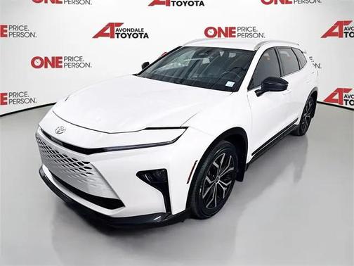 2025 Toyota Crown Signia XLE