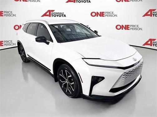 2025 Toyota Crown Signia XLE