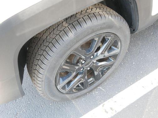Alpine White Clearcoat 2022 Jeep Renegade Altitude