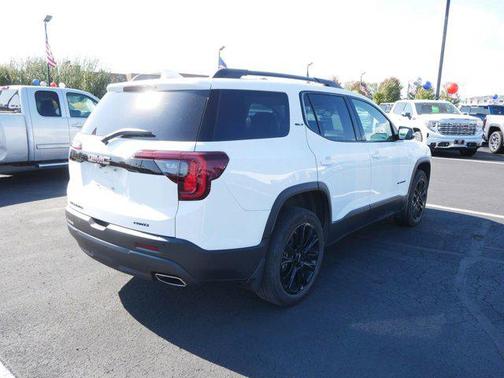 2023 GMC Acadia AWD SLT