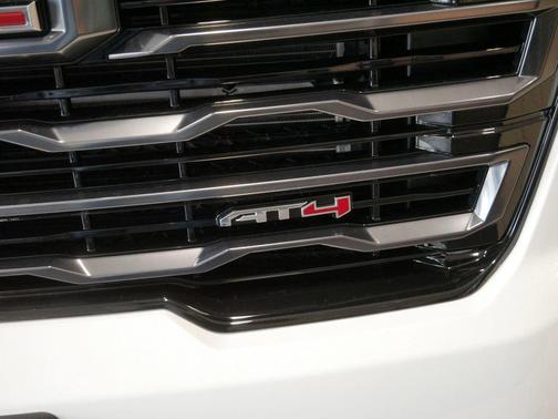 2025 GMC Acadia AWD AT4