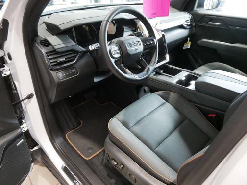 2025 GMC Acadia AWD AT4