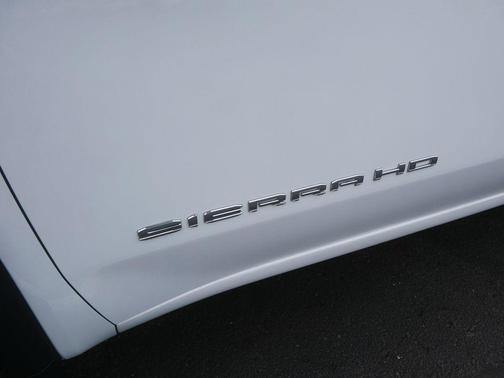White 2024 GMC Sierra 2500 Pro
